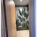Modern & Sunny Apartment *