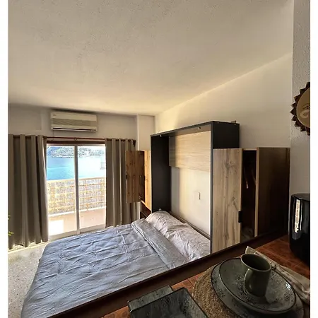 Modern & Sunny דירה