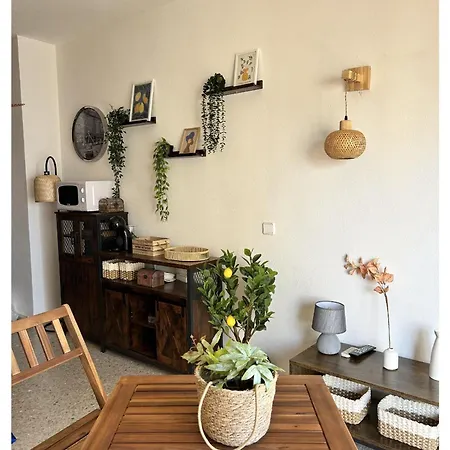 Modern & Sunny דירה קלפה