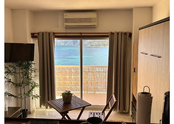 דירה Modern & Sunny